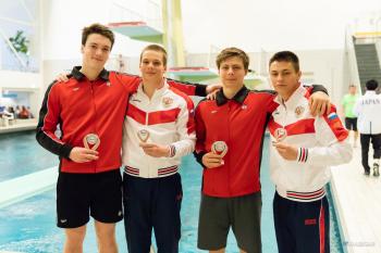 Canadians strike gold at international diving competition