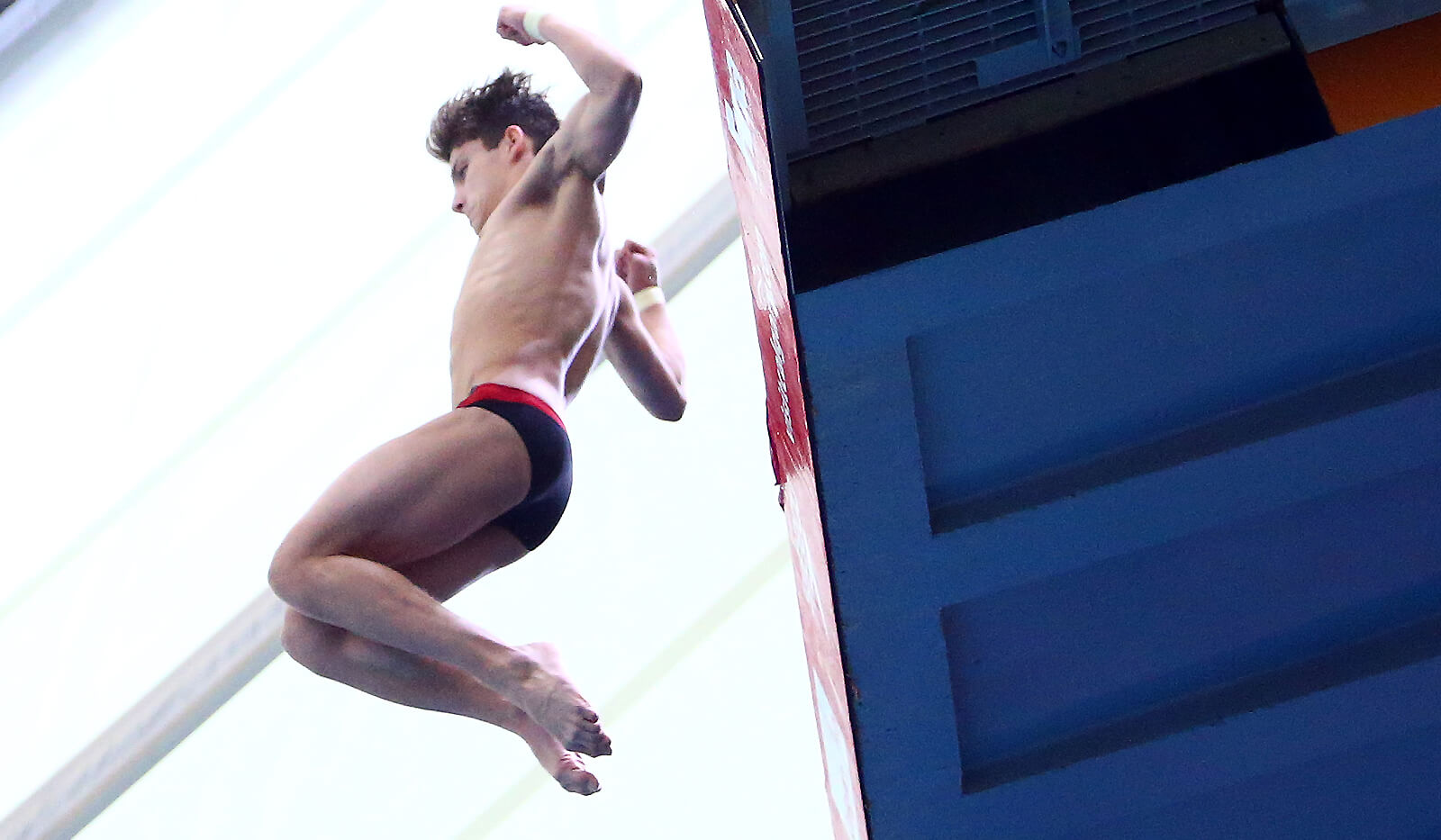 Mission Viejo: Nathan Zsombor-Murray sixth on tower